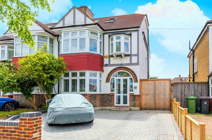4 Bedroom Semi-Detached House To Rent In Links Road, West Wickham, BR4