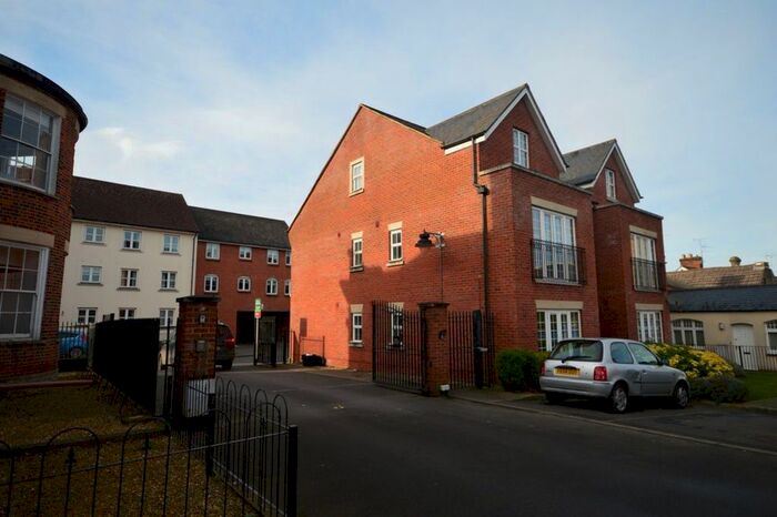 2 Bedroom Flat To Rent In Cricklade Street, Swindon, SN1