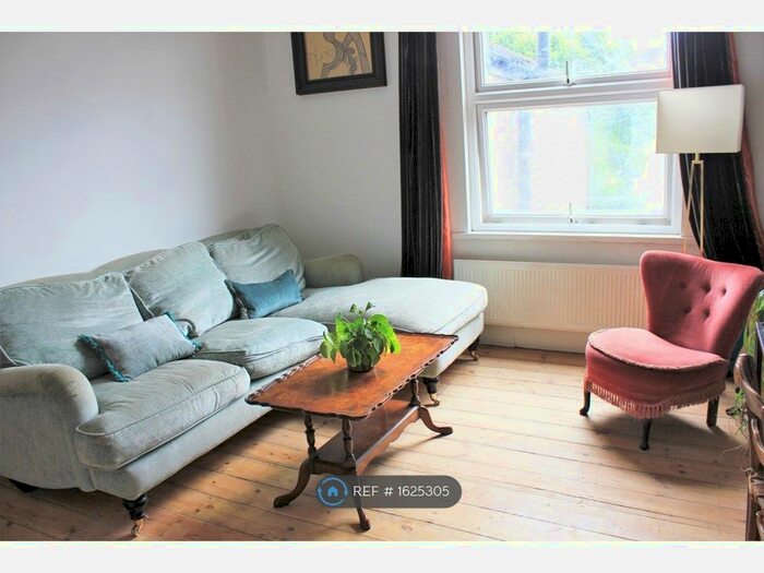 3 Bedroom End Of Terrace House To Rent In Coppermill Lane, London, E17