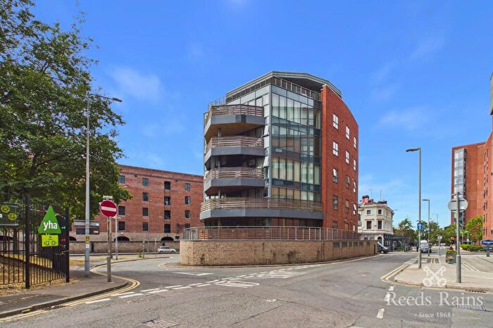 2 Bedroom Apartment For Sale In Hurst Street, Liverpool, Merseyside, L1