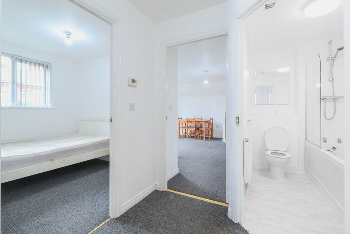 2 Bedroom Flat To Rent In Signet Square, Stoke, Coventry, CV2