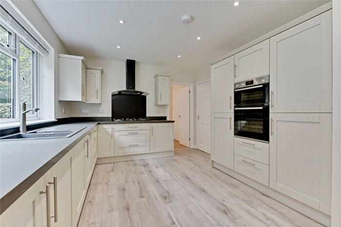 4 Bedroom Detached House To Rent In Pendennis Close, West Byfleet, Surrey, KT14