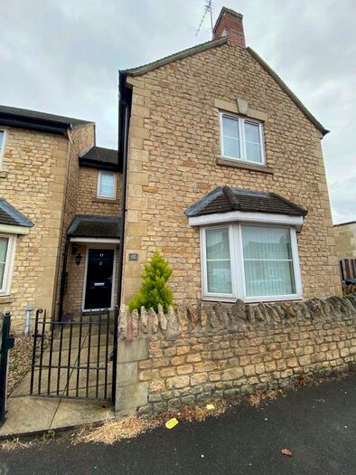3 Bedroom House To Rent In High Street, Weldon, NN17