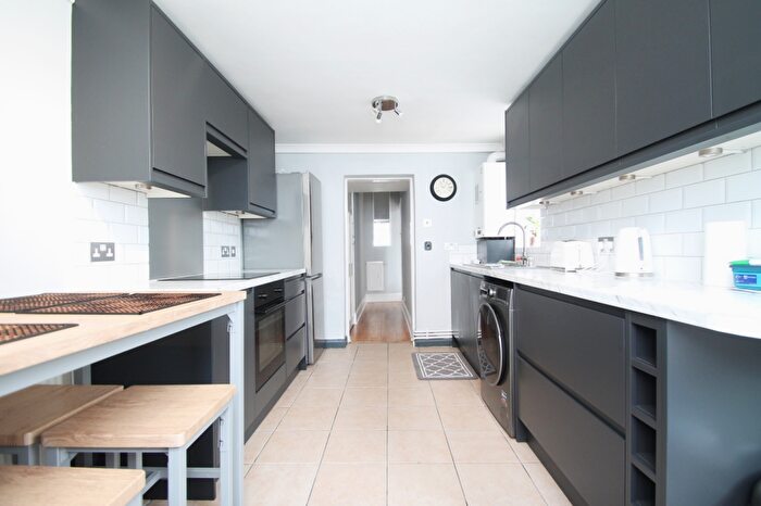 1 Bedroom Flat To Rent In Croydon Road, Beckenham, BR3