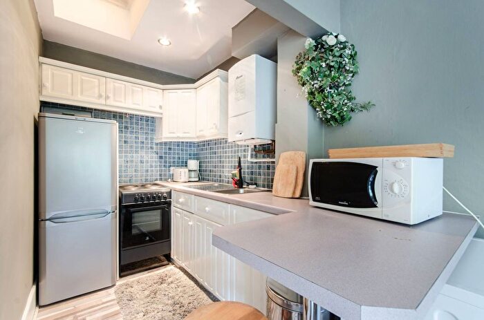 1 Bedroom Flat For Sale In Randolph Avenue, Maida Vale, London, W9