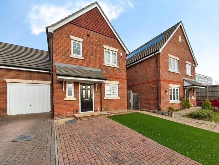 3 Bedroom Semi Detached House For Sale In The Docks, Bracknell, Berkshire, RG12