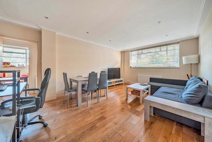 2 Bedroom Flat To Rent In Sheen Road, Richmond, TW9