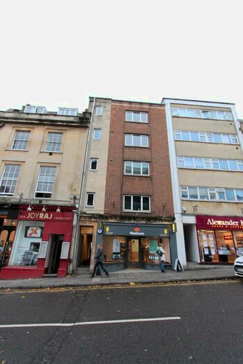 3 Bedroom Flat To Rent In Regent Street, Clifton, Bristol, BS8