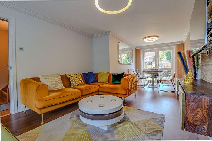 4 Bedroom Detached House For Sale In Warren Lane, Leicester Forest East, LE3