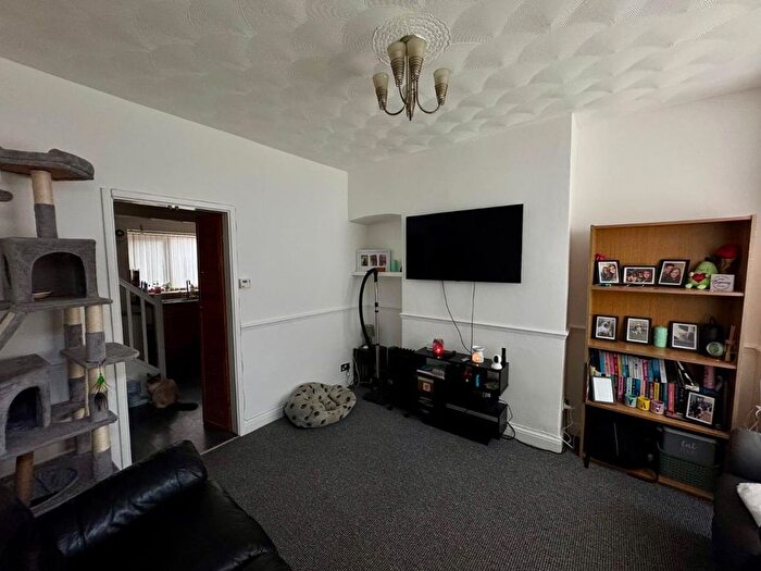 2 Bedroom Terraced House To Rent In Ashburn Grove, Hull, HU3