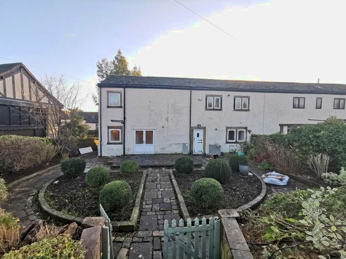 3 Bedroom Detached House To Rent In Denby Dale Road, Bretton, Wakefield, West Yorkshire, Uk, WF4