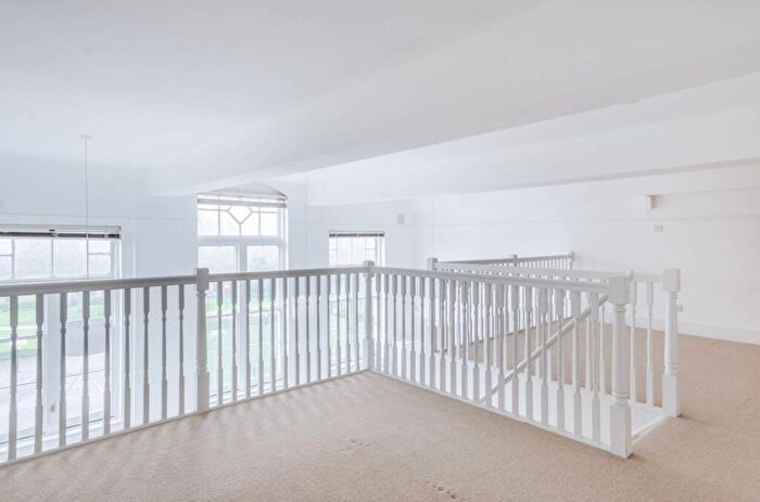 1 Bedroom Flat To Rent In Este Road, Clapham Junction, London, SW11