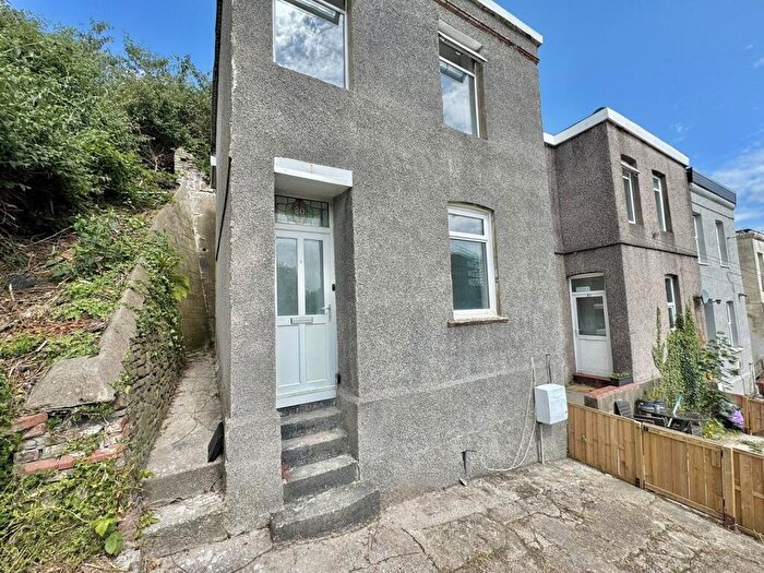 2 Bedroom End Of Terrace House For Sale In North Hill Road, Swansea, City And County Of Swansea., SA1