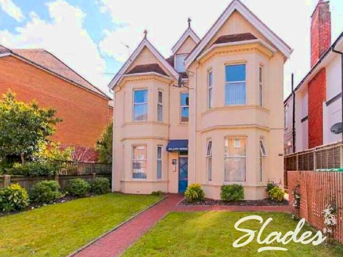 Studio To Rent In Sea Road, Boscombe, Bournemouth, BH5