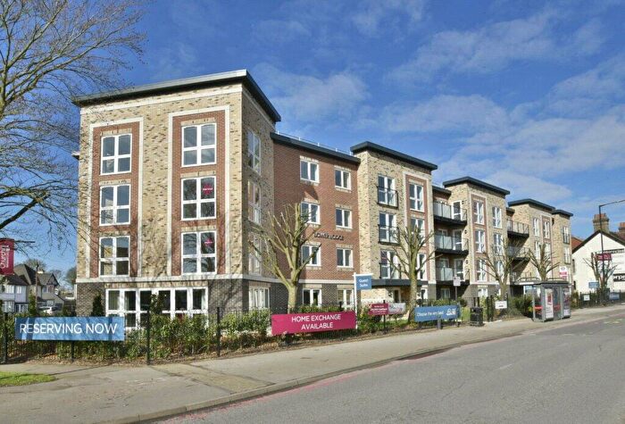 2 Bedroom Flat For Sale In Stratford Road, Shirley, Solihull, West Midlands, B90