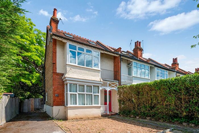 4 Bedroom Maisonette To Rent In Kingston Road, Teddington, TW11
