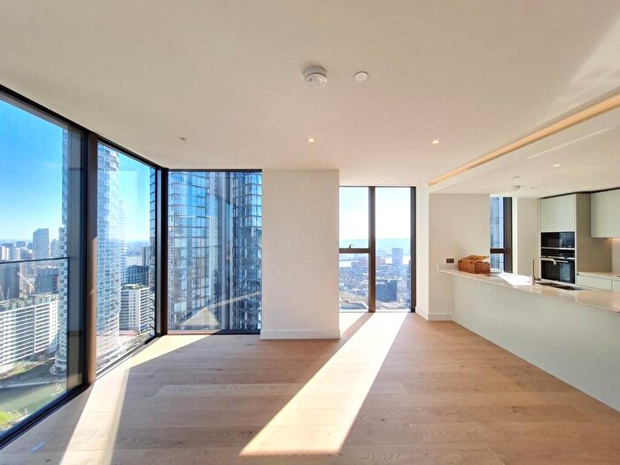 2 Bedroom Apartment To Rent In Harcourt Tower, Canary Wharf, London, E14