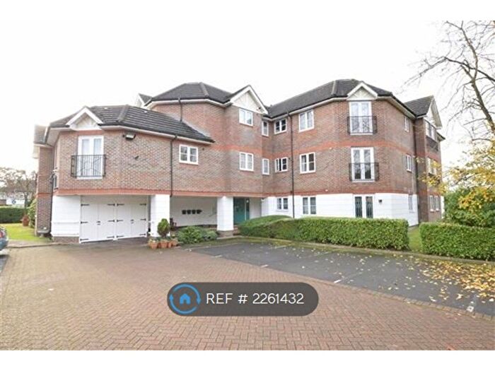 2 Bedroom Flat To Rent In Bartholomew Court, Edgware, HA8