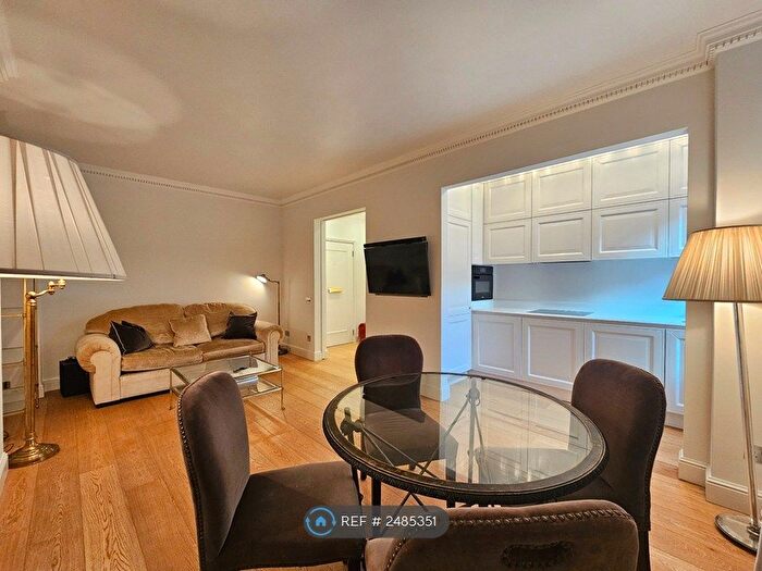 2 Bedroom Flat To Rent In Upper Grosvenor Street, London, W1K
