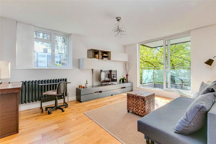 2 Bedroom Flat To Rent In Grosvenor Court, Rayners Road, SW15