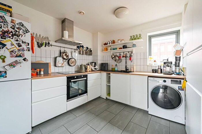 2 Bedroom Flat For Sale In Thomas Fyre Drive, Bow, London, E3