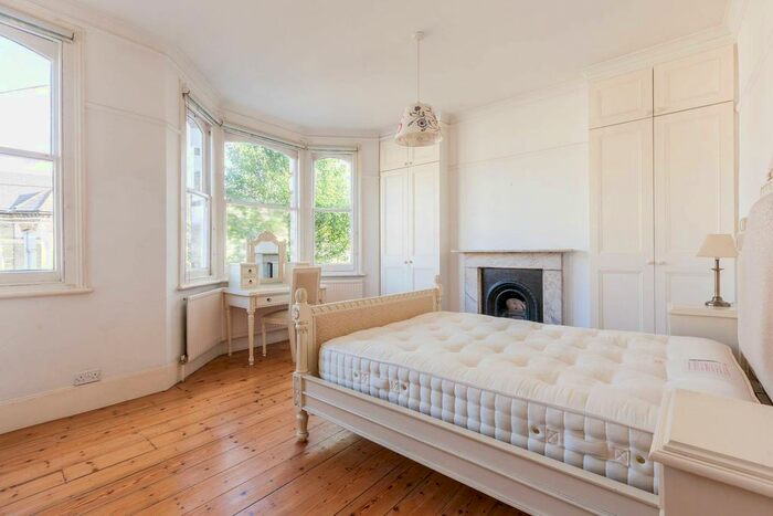 4 Bedroom Property To Rent In Perran Road, Tulse Hill, London, SW2