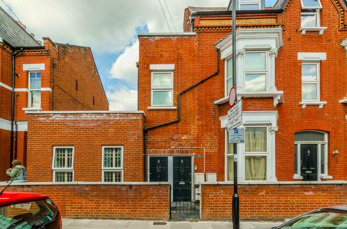 1 Bedroom Flat To Rent In Fairbridge Road, Archway, London, N19