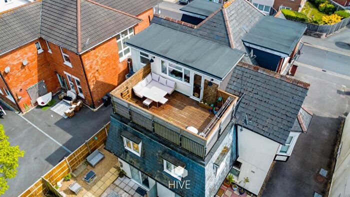 2 Bedroom Flat For Sale In Alumhurst Road, Westbourne, BH4