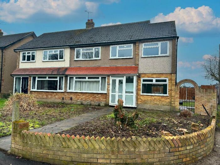 4 Bedroom Semi-Detached House To Rent In Suffolk Way, Hornchurch, RM11