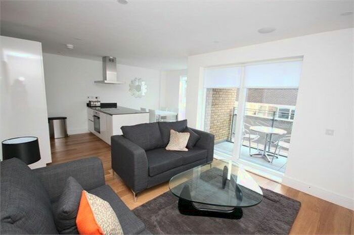2 Bedroom Flat To Rent In Gallery Apartments, Lamb Walk, London, SE1