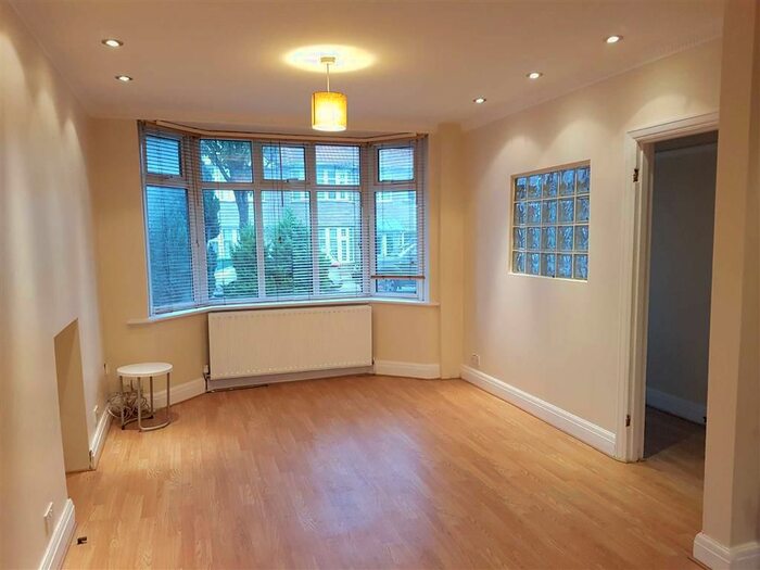 3 Bedroom Semi-Detached House To Rent In Morden Gardens, Greenford, Middlesex UB6