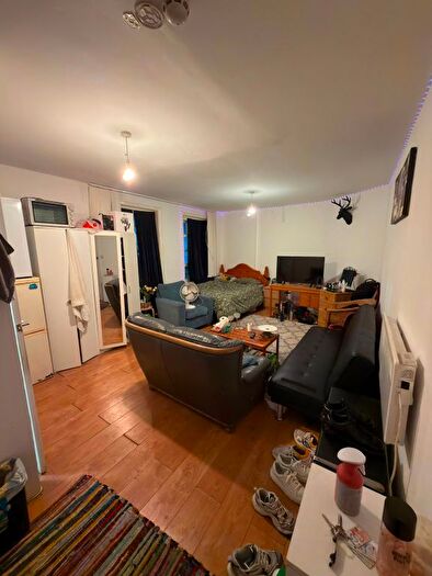 Studio To Rent In Edgware, HA8