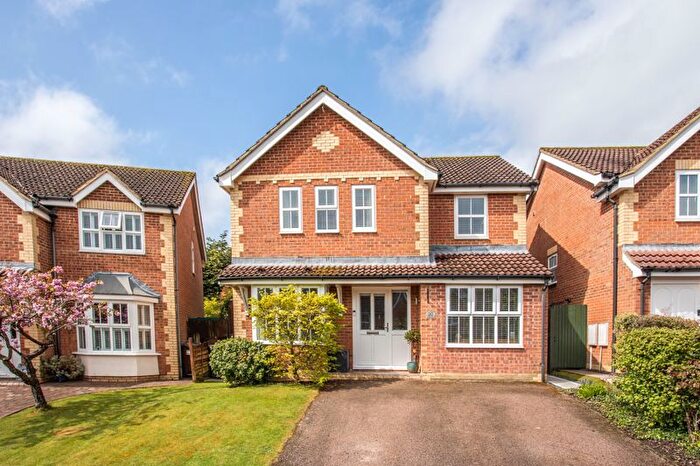 4 Bedroom Detached House For Sale In Osprey Drive, Ridgewood, TN22