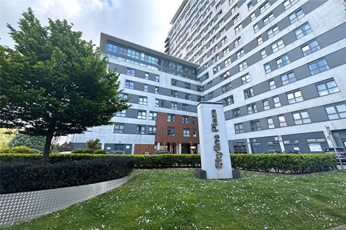 1 Bedroom Flat For Sale In Alencon Link, Basingstoke, Hampshire, RG21