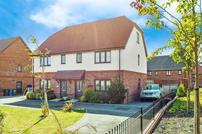 3 Bedroom Semi-Detached House For Sale In London Road, Corby, NN17