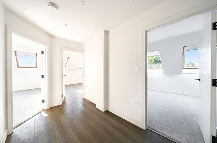 2 Bedroom Flat For Sale In Hyde Street, Winchester, Hampshire, SO23