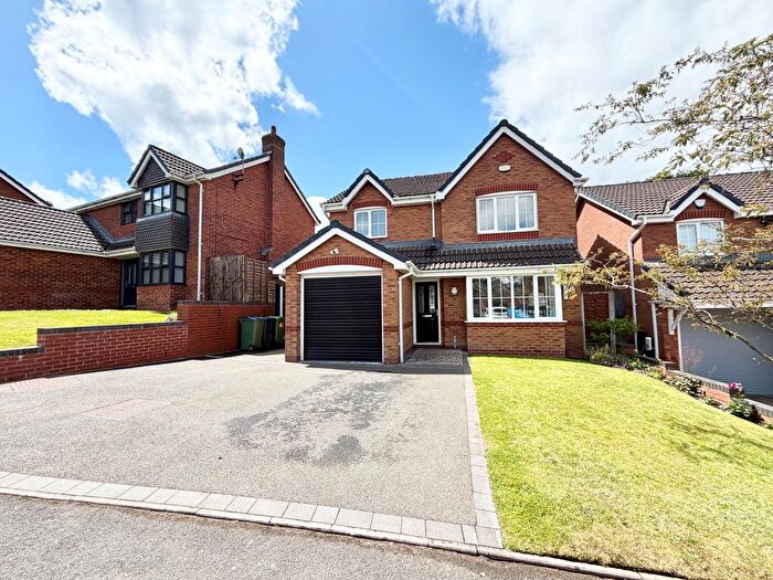 3 Bedroom Detached House For Sale In View Point, Tividale, Oldbury, B69