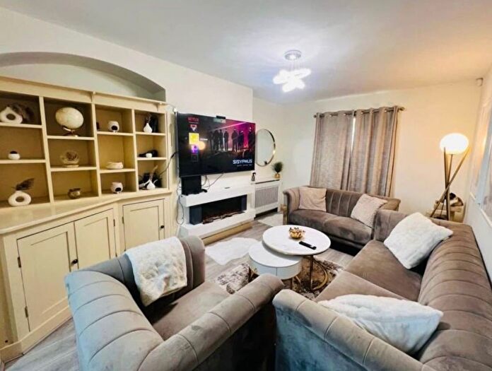 4 Bedroom Terraced House To Rent In Arnold Road, Dagenham, RM9