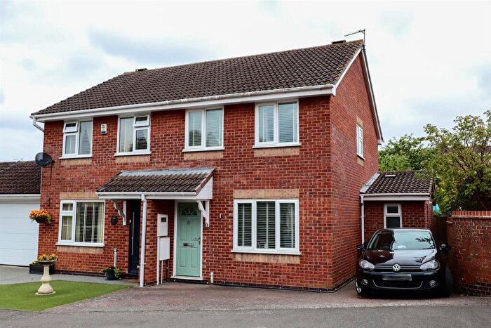 3 Bedroom Semi-Detached House For Sale In Nightingale Way, Oakham, Rutland, LE15