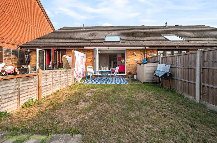 1 Bedroom Detached House To Rent In Basil Gardens, Croydon, CR0
