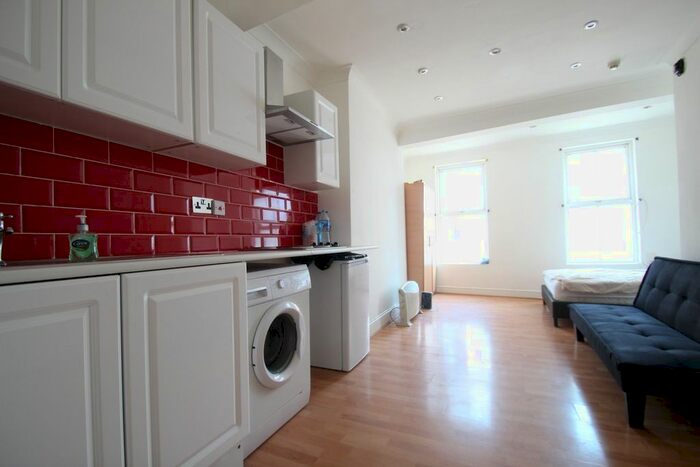 Studio To Rent In Goswell Road, Barbican, EC1M