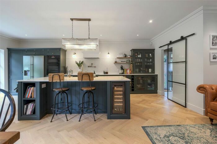 5 Bedroom Detached House For Sale In Beechwood Avenue, Weybridge, Surrey, KT13