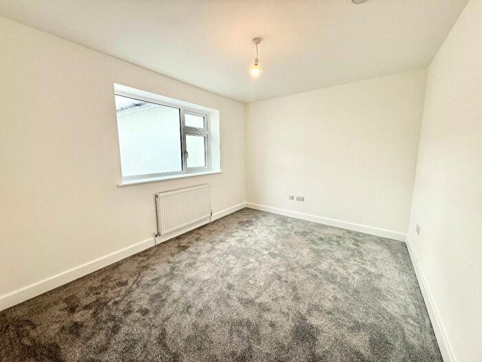 2 Bedroom Flat To Rent In Estuary Views, - Eastern Esplanade, Canvey Island, SS8