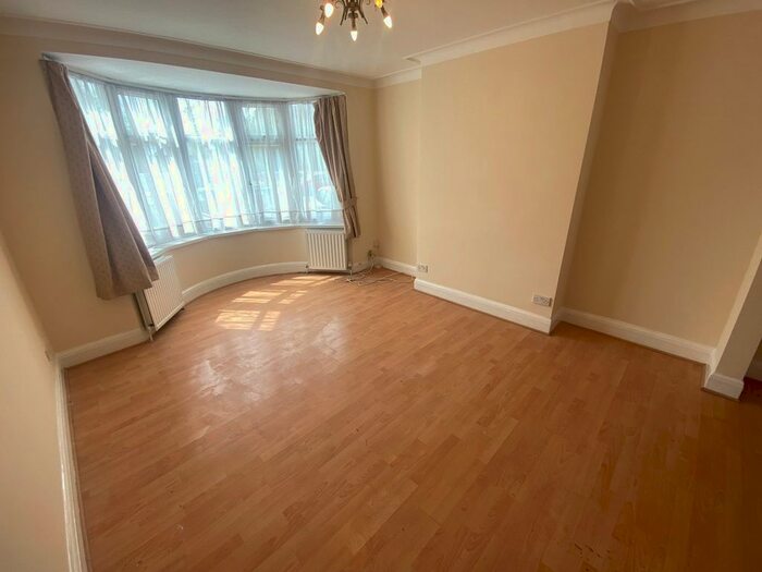 3 Bedroom Semi-Detached House To Rent In Hale Lane, Edgware, HA8