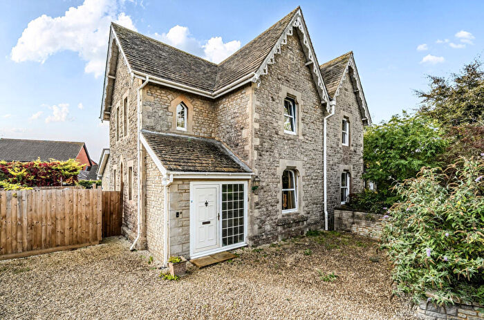 3 Bedroom Semi-Detached House For Sale In Lady Lane, Blunsdon, Swindon, SN25