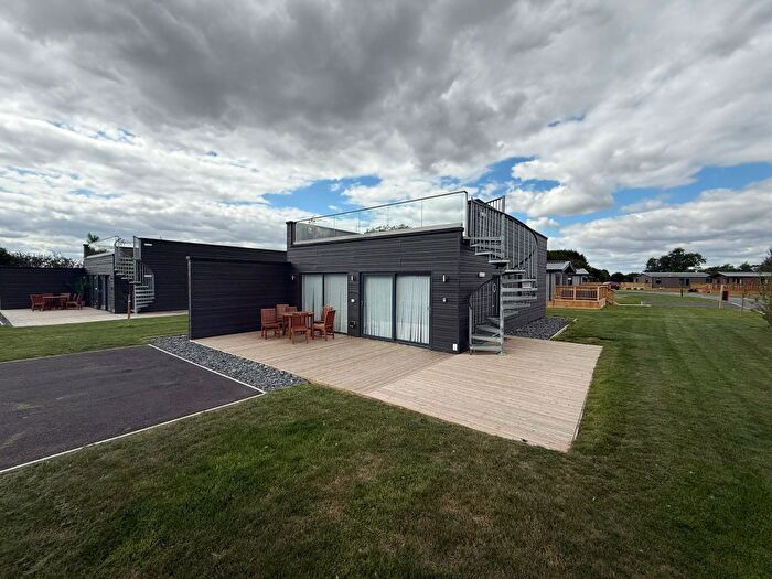 2 Bedroom Mobile/park Home For Sale In Malton Road, Pickering, YO18