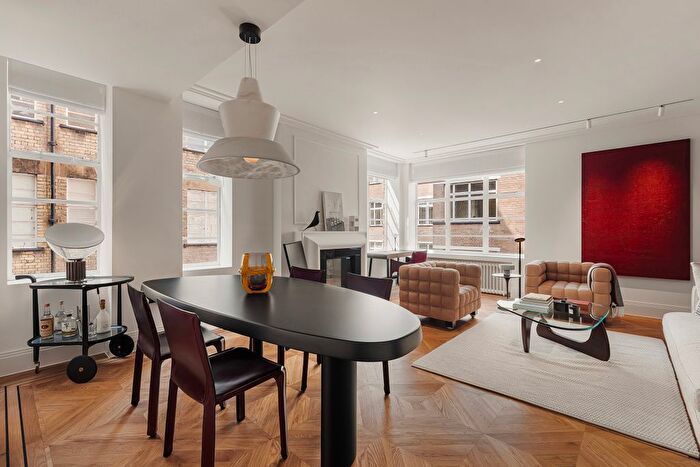 2 Bedroom Flat For Sale In Lowndes Square, Knightsbridge, London, SW1X