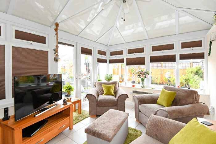 5 Bedroom Detached House For Sale In Pontefract Avenue, Castlemead, BA14