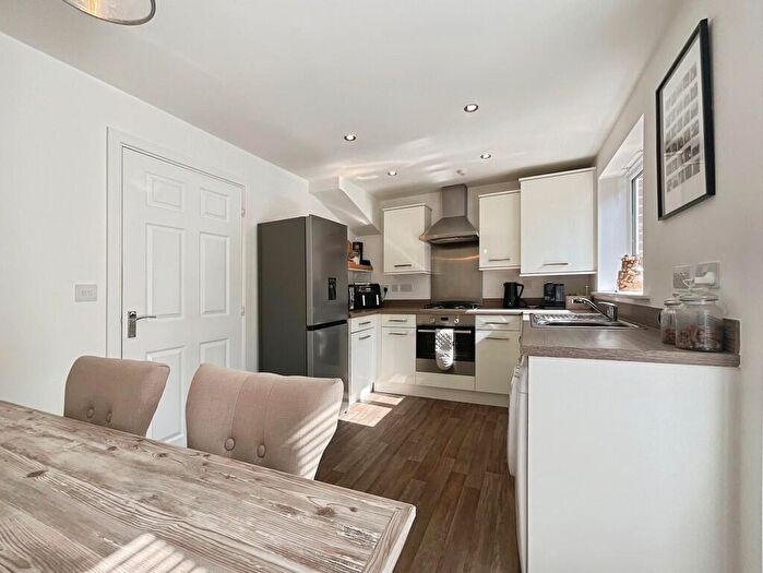 3 Bedroom End Of Terrace House To Rent In Furnace Close, North Hykeham, LN6