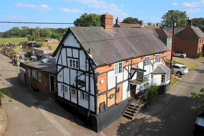 4 Bedroom Property For Sale In Lowndes Arms, High Street, Whaddon, Milton Keynes, MK17